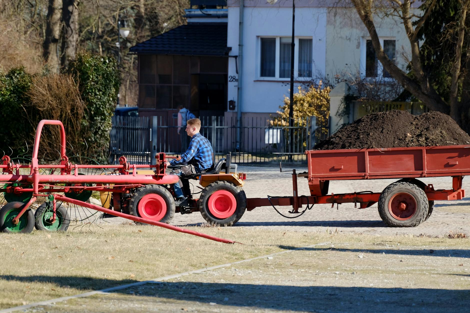 Praca sezonowa w Chodzieży: Gdzie szukać i ile zarobisz?